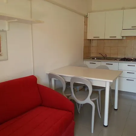 Bright Sea Front With Terrace-beahost شقة بيبيوني