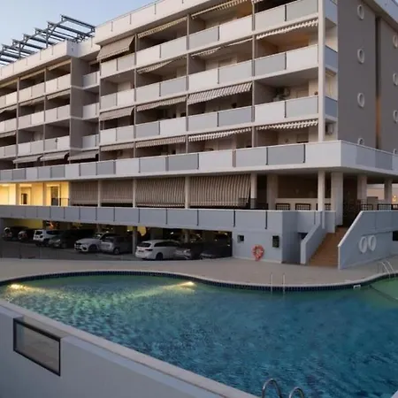 شقة Bright Sea Front With Terrace-beahost *